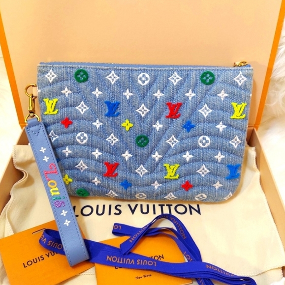 ✨️Like New . Authentic Louis Vuitton multicolor New Wave Denim wristlet pouch - Picture 6 of 17